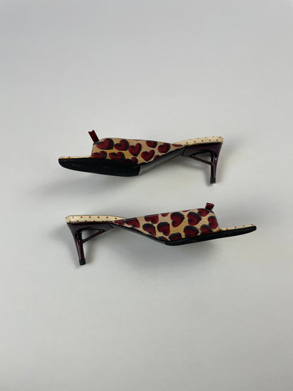 S/S 2000 Heart Kitten Heels